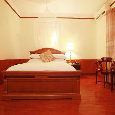 Shangri-La Hotel Uganda Кампала Екстериор снимка