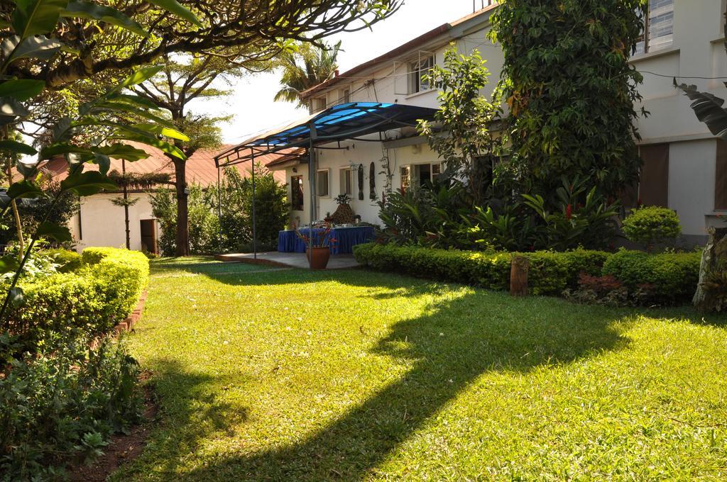 Shangri-La Hotel Uganda Кампала Екстериор снимка