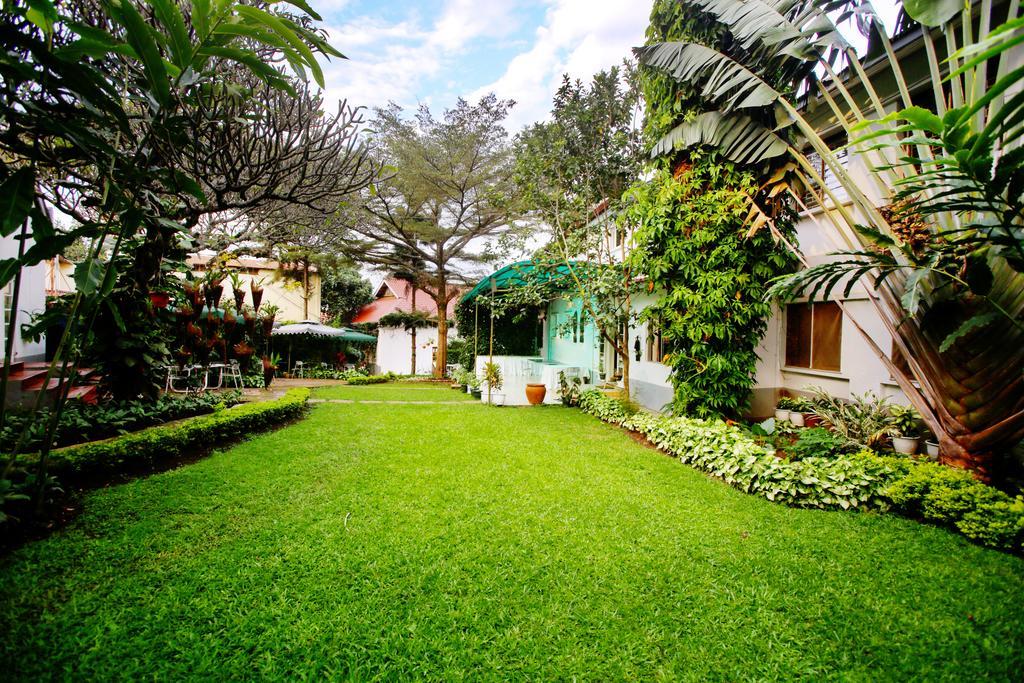 Shangri-La Hotel Uganda Кампала Екстериор снимка